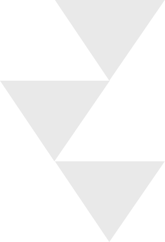 Três Triângulos com a vértice voltada para baixo, sendo o primeiro e o último centralizados e o do meio no lado esquerdo, todos conectados.